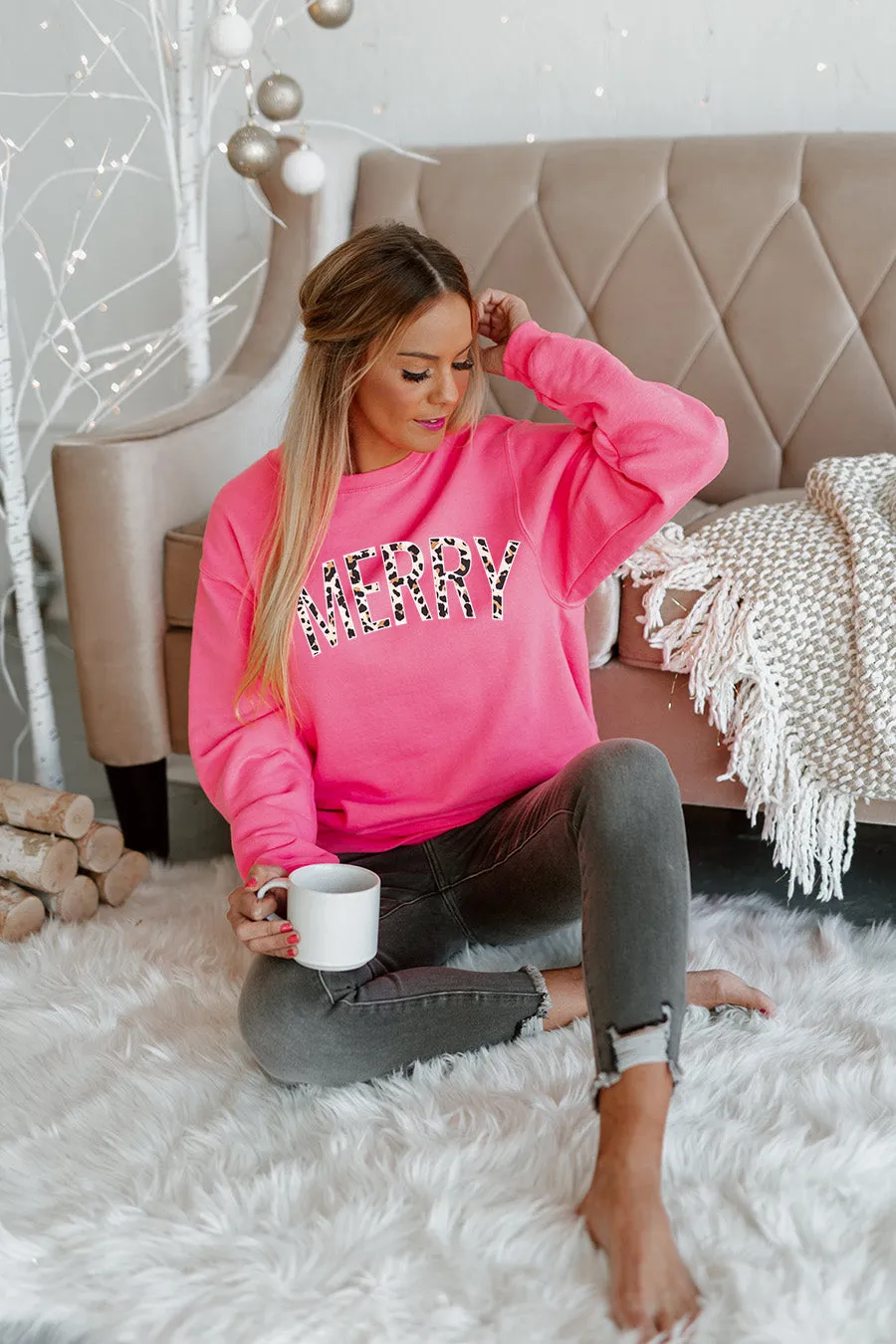 ALL THE CHEER HOLIDAY OVERSIZED CLASSIC CREW SWEATSHIRT IN NEON PINK