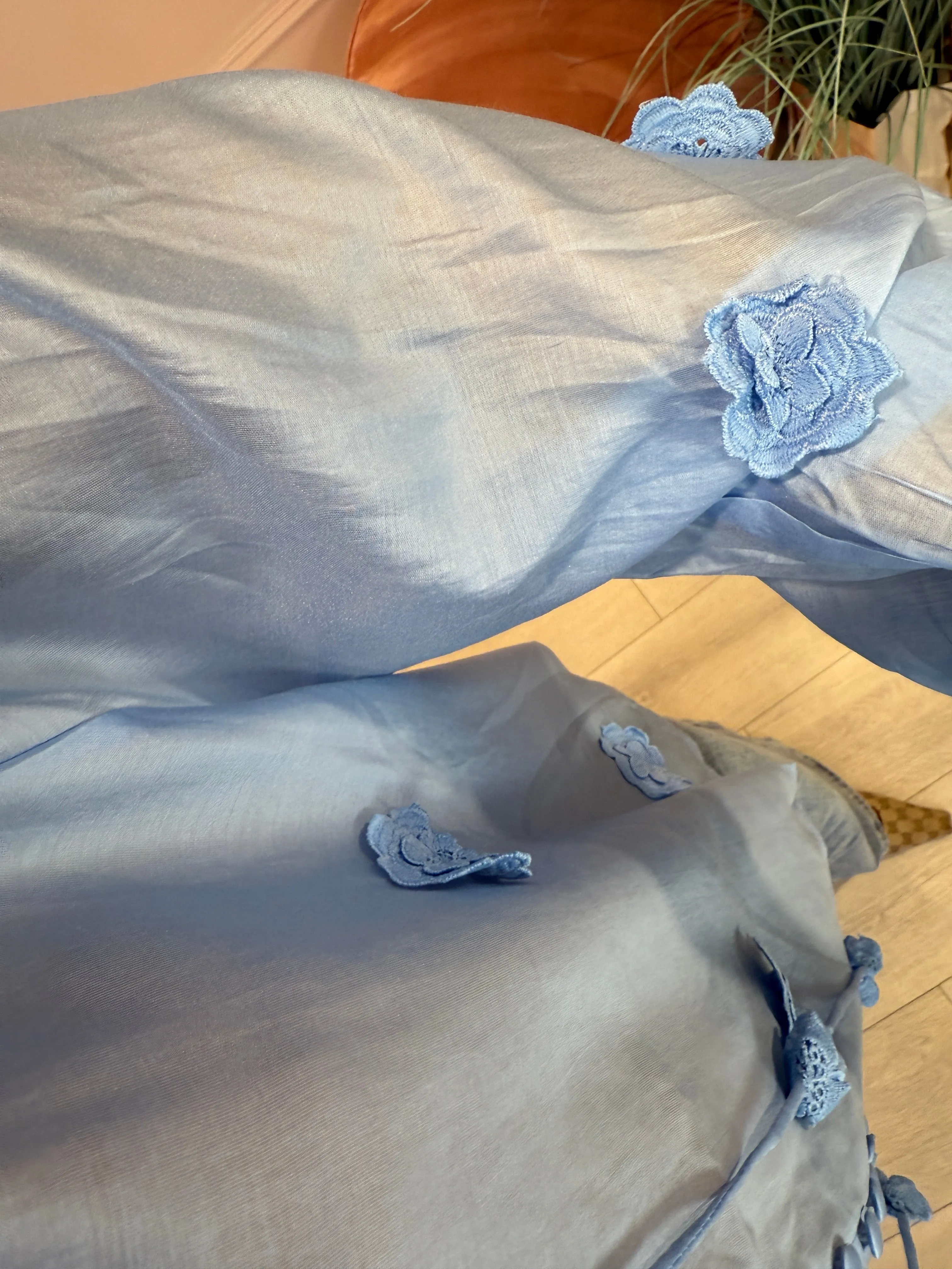 INDIA ROSE APPLIQUE BLOUSE BLUE