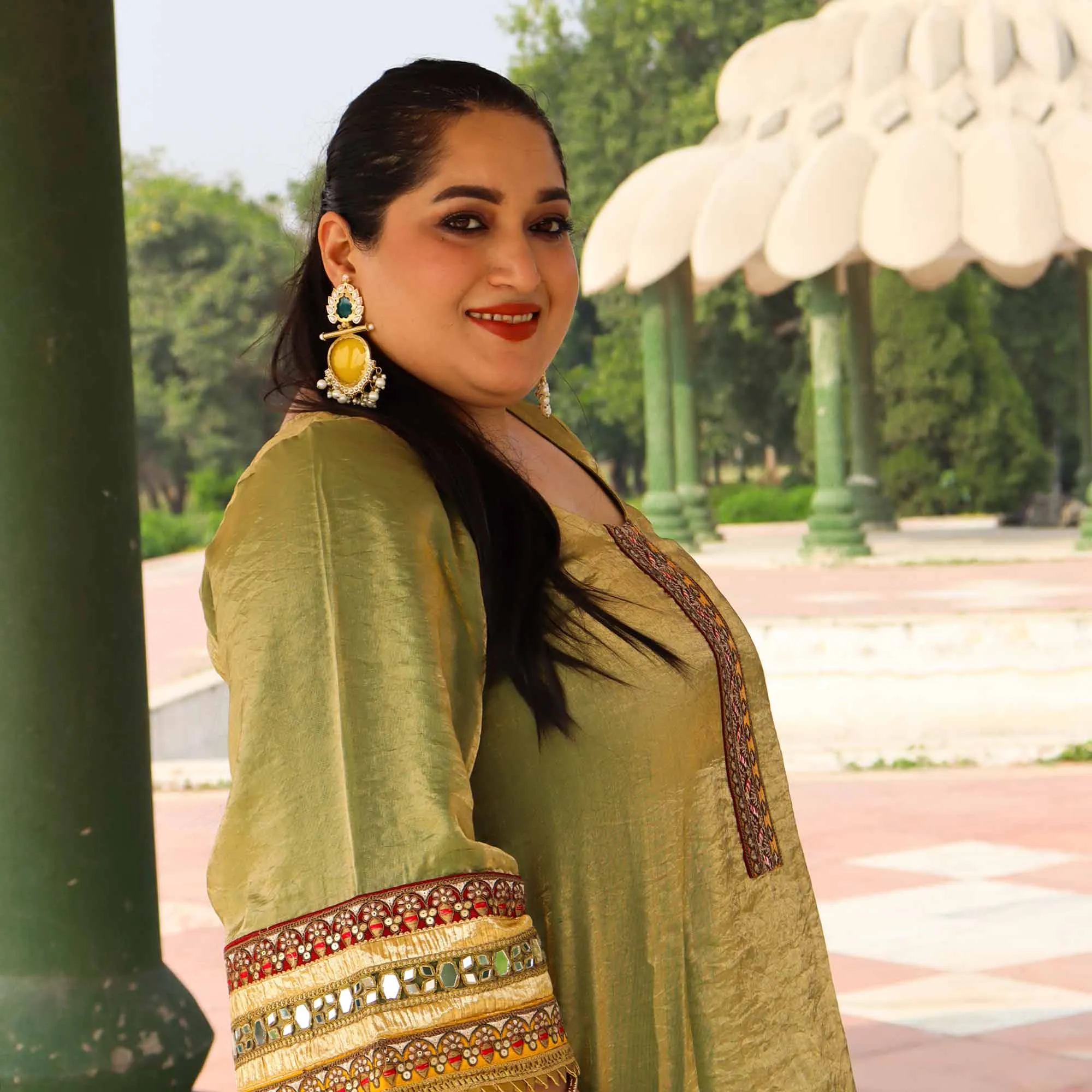 Jagmag Aaina- Mehendi Green Tissue Silk Mirror Embroidered Suit Set